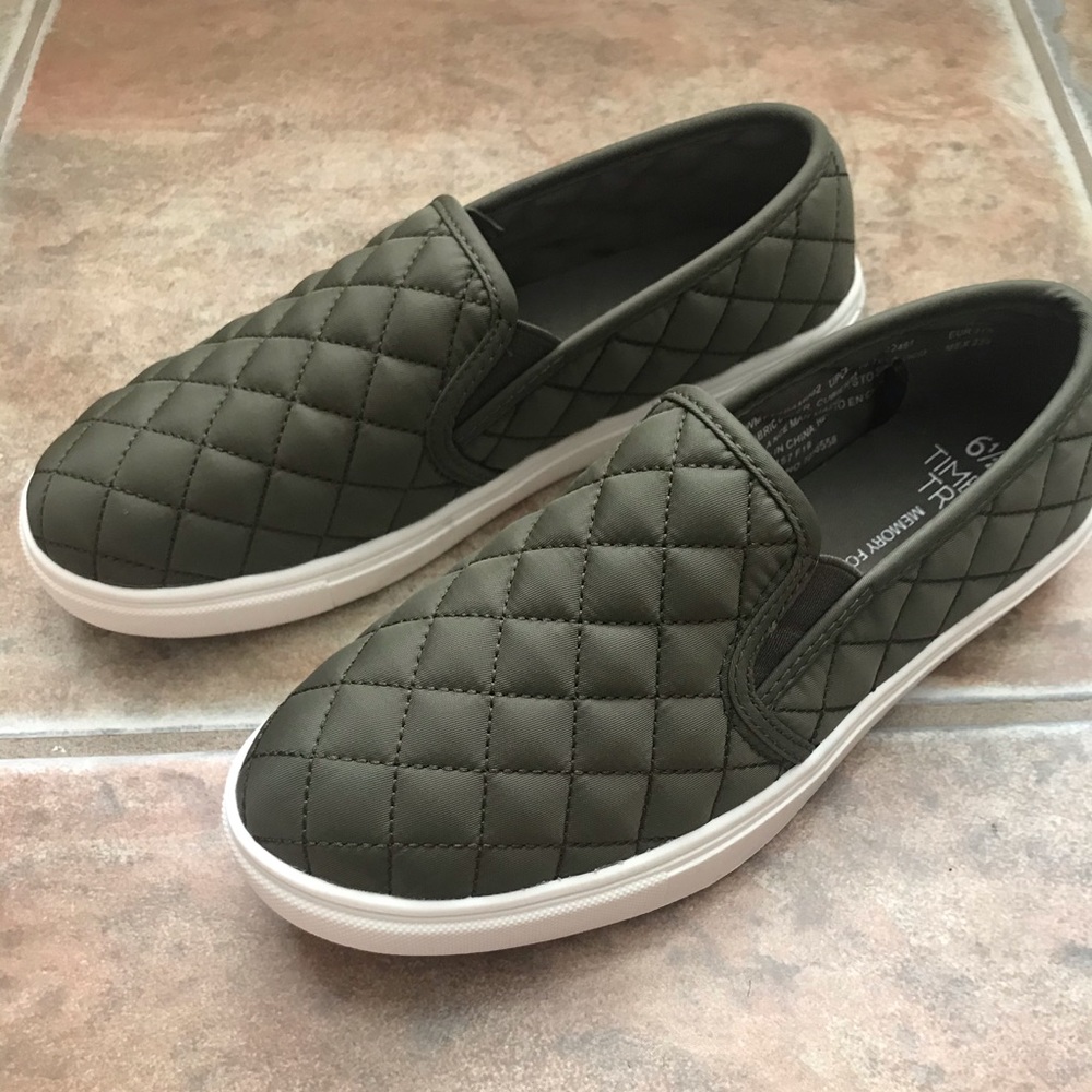 Green / olive slip on sneakers